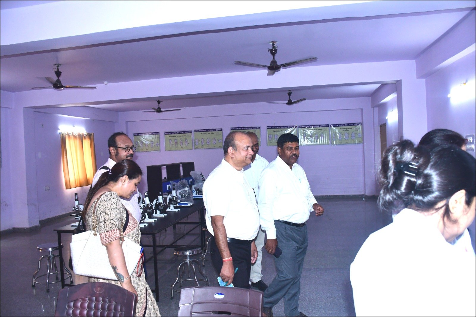 Dental Anatomy Microscope Laboratory